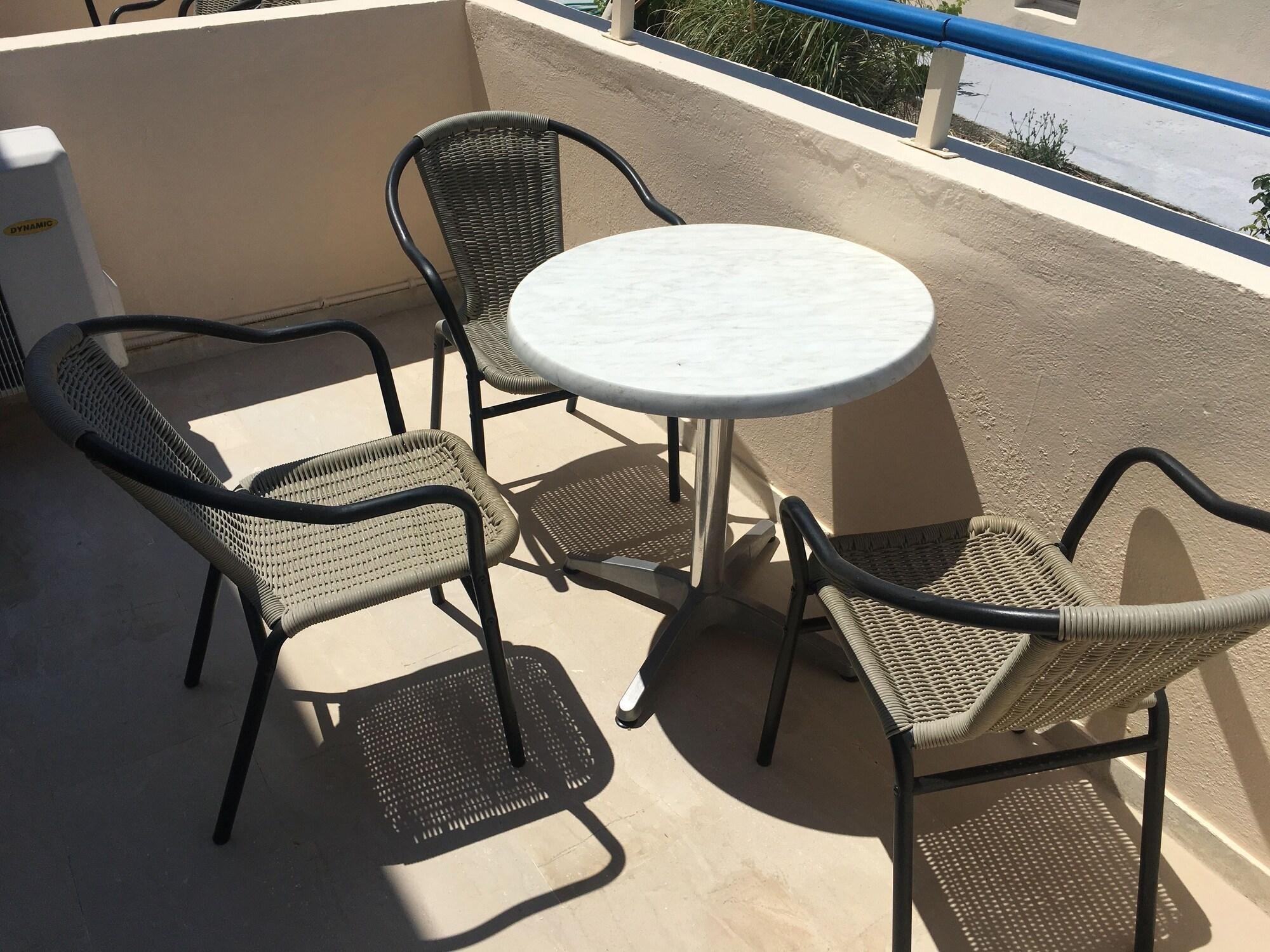Hotel Avra Kamári Exteriör bild