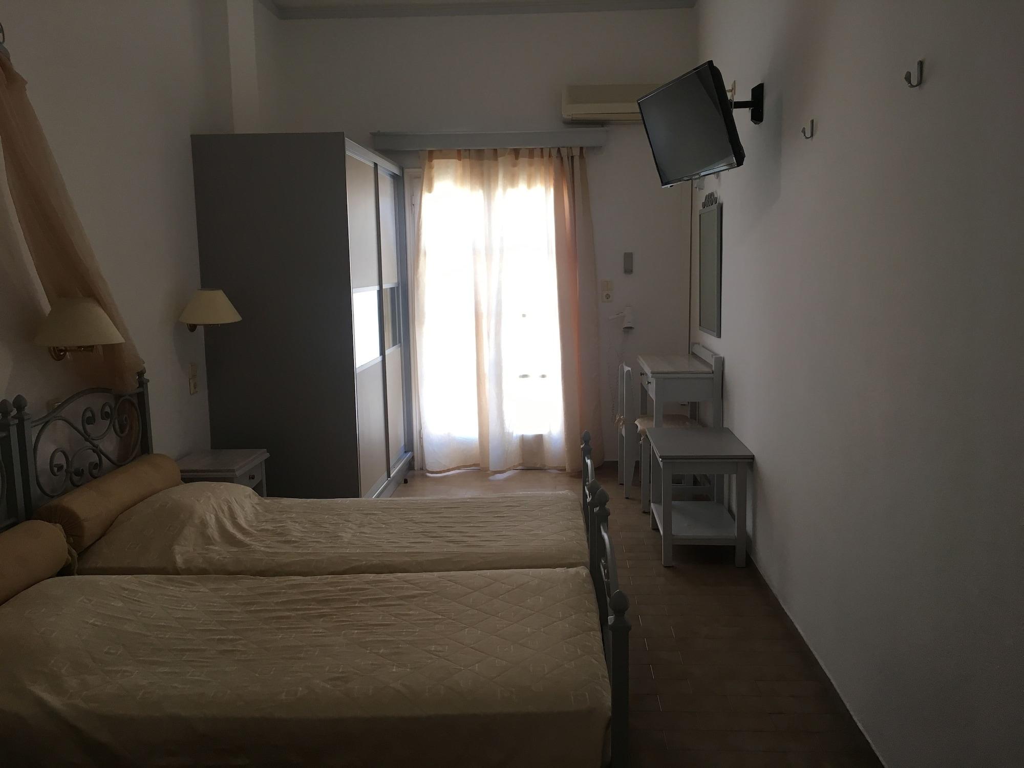 Hotel Avra Kamári Exteriör bild